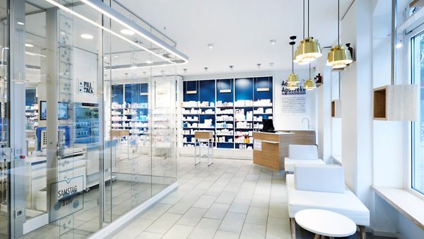 Innenansicht der Adler Apotheke