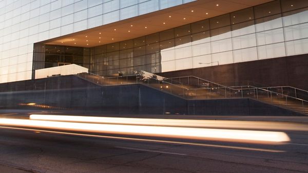 Ein innovatives Gebäude, welches durch seinen Schnitt sehr modern erscheint.