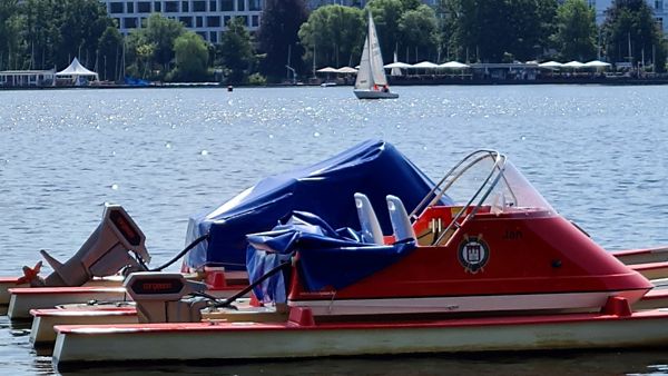 Alsterboot mit Elektromotor