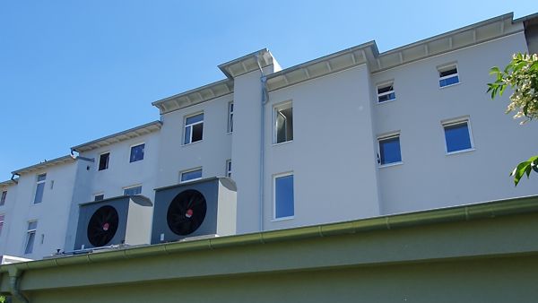 Wärmepumpen, die im Zuge der Modernisierung des Gebäudes an der Eißendorfer Straße installiert wurden