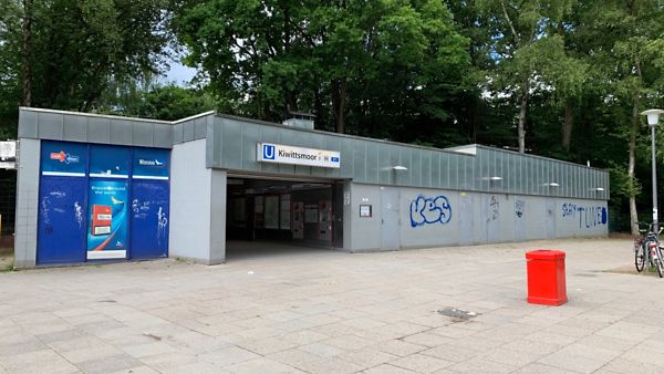  Bestandsgebäude der U-Bahn-Haltestelle Kiwittsmoor vor den Umbaumaßnahmen